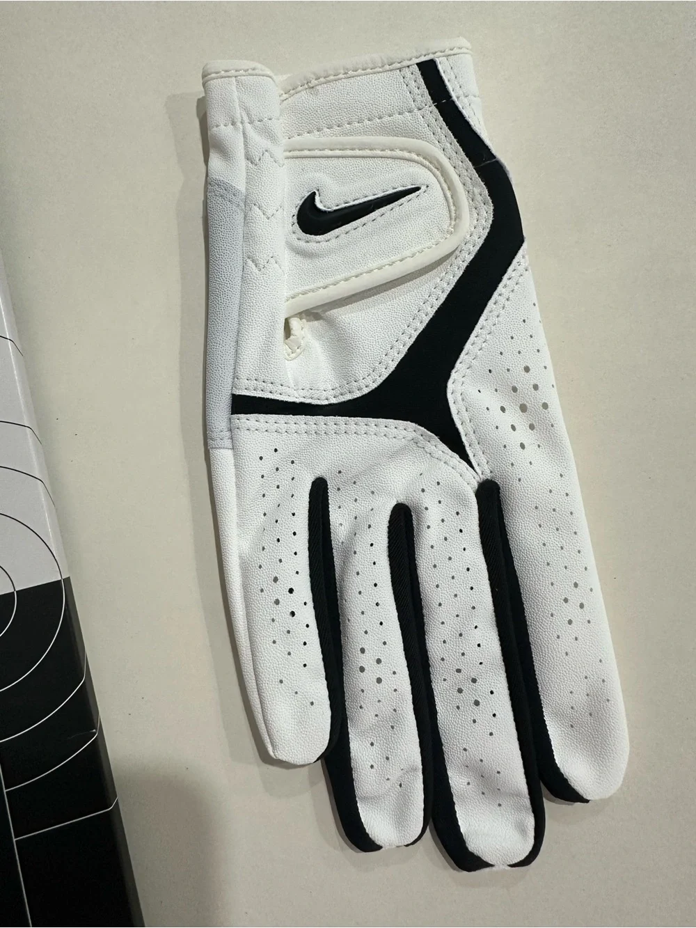 Nike Dura Feel Glove - White/Black Women’s Right Hand